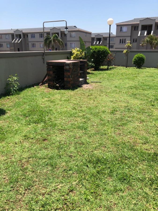 Summer Sands - Durban North Beach Accommodation Esterno foto